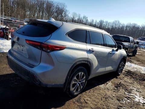 2022 Toyota Highlander, VIN 5TDGZRBH3NS219826. Zdjęcie 3 z 6 z aukcji Copart. Katalog aut z USA OpenDataCar.
