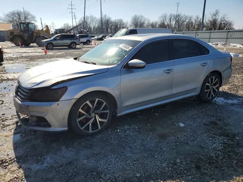 2016 Volkswagen Passat, VIN 1VWBT7A3XGC010140. Фото 1 з 6 з аукціону Copart. Каталог авто зі США OpenDataCar.