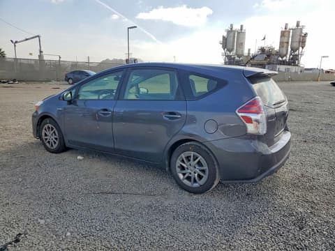 2015 Toyota Prius V, VIN JTDZN3EU7FJ030170. Фото 2 з 6 з аукціону Copart. Каталог авто зі США OpenDataCar.