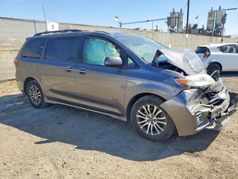 2018 Toyota Sienna, VIN 5TDYZ3DC7JS914002. Фото 4 з 6 з аукціону Copart. Каталог авто зі США OpenDataCar.
