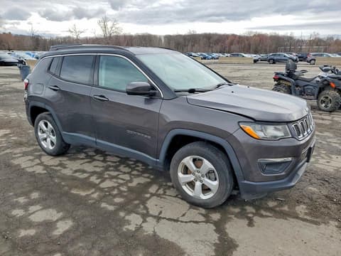 2018 Jeep Compass, VIN 3C4NJDBB5JT113424. Фото 4 з 6 з аукціону Copart. Каталог авто зі США OpenDataCar.