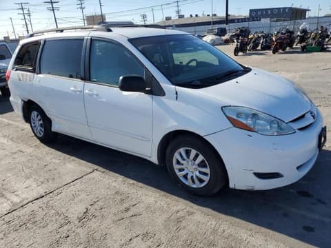 2010 Toyota Sienna, VIN 5TDKK4CC7AS320821. Фото 4 з 6 з аукціону Copart. Каталог авто зі США OpenDataCar.
