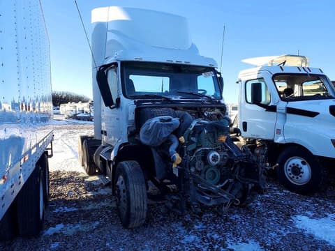 2023 Volvo VNL, VIN 4V4NC9EG3PN316632. Фото 1 з 6 з аукціону Copart. Каталог авто зі США OpenDataCar.