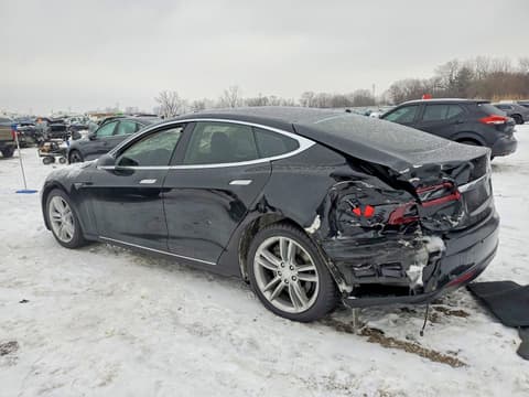 2015 Tesla Model S, VIN 5YJSA1E27FF119731. Фото 2 з 6 з аукціону Copart. Каталог авто зі США OpenDataCar.