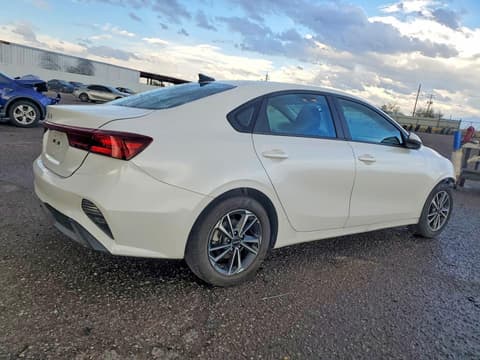 2023 Kia Forte, VIN 3KPF24AD3PE674674. Фото 3 из 6 с аукциона Copart. Каталог авто из США OpenDataCar.