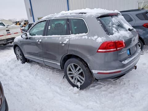 2015 Volkswagen Touareg, VIN WVGEP9BP0FD006734. Фото 2 из 6 с аукциона Copart. Каталог авто из США OpenDataCar.