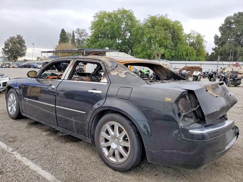 2008 Chrysler 300, VIN 2C3KA63H98H138383. Фото 2 з 6 з аукціону Copart. Каталог авто зі США OpenDataCar.