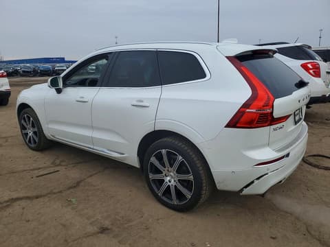 2018 Volvo XC60, VIN YV4A22RL0J1003545. Фото 2 з 6 з аукціону Copart. Каталог авто зі США OpenDataCar.