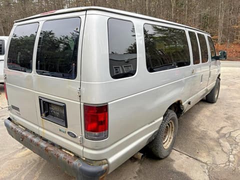 2011 Ford Econoline E350, VIN 1FBSS3BL3BDA40262. Zdjęcie 4 z 6 z aukcji Copart. Katalog aut z USA OpenDataCar.