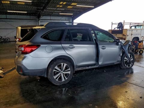2018 Subaru Outback, VIN 4S4BSENC4J3202631. Zdjęcie 3 z 6 z aukcji Copart. Katalog aut z USA OpenDataCar.