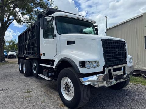 2003 Volvo VHD, VIN 4V5KC9GH33N347488. Фото 1 из 6 с аукциона Copart. Каталог авто из США OpenDataCar.