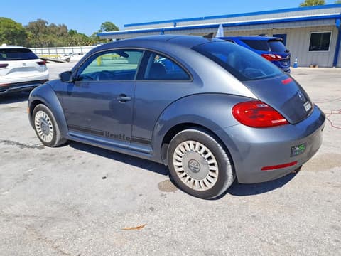 2014 Volkswagen Beetle, VIN 3VWJP7AT2EM632484. Фото 2 з 6 з аукціону Copart. Каталог авто зі США OpenDataCar.