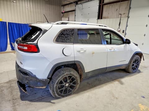 2015 Jeep Cherokee, VIN 1C4PJMCB2FW694129. Фото 3 из 6 с аукциона Copart. Каталог авто из США OpenDataCar.