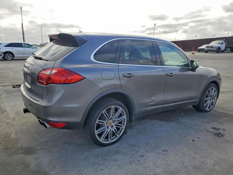 2011 Porsche Cayenne, VIN WP1AC2A23BLA81809. Фото 3 з 6 з аукціону Copart. Каталог авто зі США OpenDataCar.