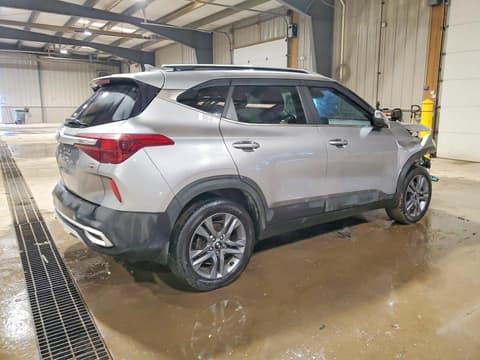 2021 Kia Seltos, VIN KNDEUCAA5M7170290. Фото 3 из 6 с аукциона Copart. Каталог авто из США OpenDataCar.