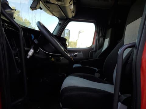 2020 Freigliner Cascadia 126, VIN 1FUJHHDR5LLLX2448. Фото 5 з 6 з аукціону Copart. Каталог авто зі США OpenDataCar.