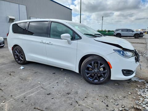 2019 Chrysler Pacifica, VIN 2C4RC1FG7KR638666. Фото 4 з 6 з аукціону Copart. Каталог авто зі США OpenDataCar.
