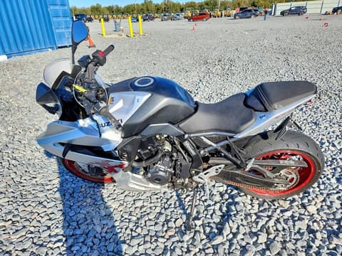 2024 Suzuki GSX800, VIN JS1EM13B5R7100834. Фото 3 з 6 з аукціону Copart. Каталог авто зі США OpenDataCar.