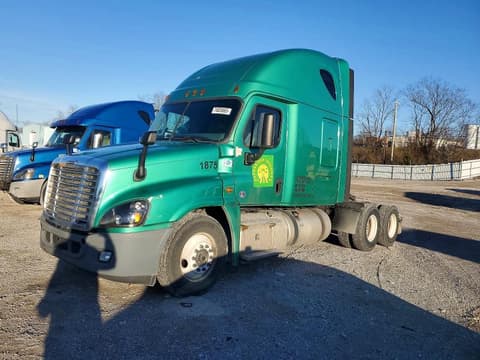 2018 Freightliner Cascadia 125, VIN 3AKJGLDR7JSJV0730. Фото 1 из 6 с аукциона Copart. Каталог авто из США OpenDataCar.