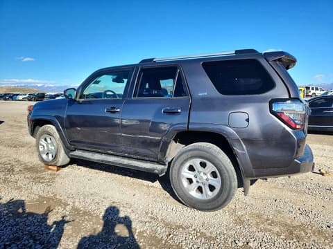 2021 Toyota 4Runner, VIN JTEMU5JRXM5922022. Фото 2 з 6 з аукціону Copart. Каталог авто зі США OpenDataCar.