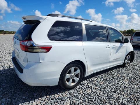 2017 Toyota Sienna, VIN 5TDKZ3DC3HS842845. Фото 3 з 6 з аукціону Copart. Каталог авто зі США OpenDataCar.