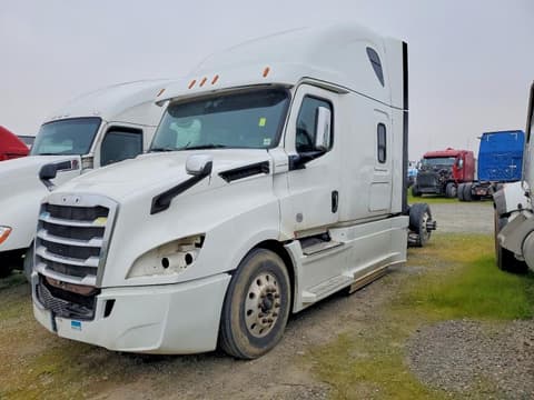 2020 Freightliner Cascadia 126, VIN 3AKJHHDR1LSLL9001. Фото 2 из 6 с аукциона Copart. Каталог авто из США OpenDataCar.