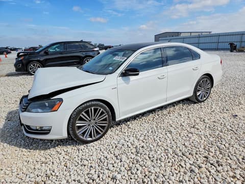 2015 Volkswagen Passat, VIN 1VWBS7A35FC016557. Фото 1 з 6 з аукціону Copart. Каталог авто зі США OpenDataCar.