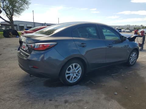 2018 Toyota Yaris, VIN 3MYDLBYV5JY331315. Фото 3 з 6 з аукціону Copart. Каталог авто зі США OpenDataCar.