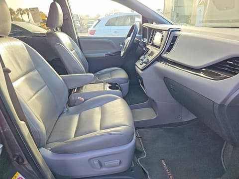 2018 Toyota Sienna, VIN 5TDYZ3DCXJS919050. Фото 5 з 6 з аукціону Copart. Каталог авто зі США OpenDataCar.