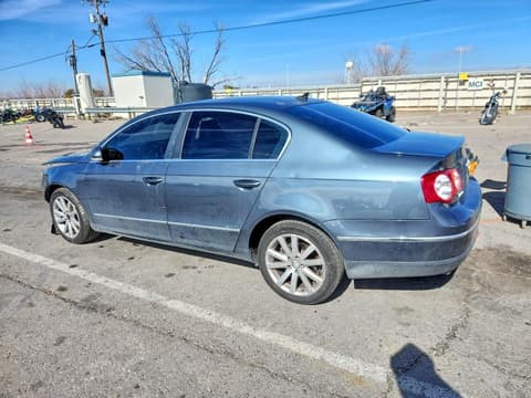 2010 Volkswagen Passat, VIN WVWJM7AN6AP045867. Фото 2 з 6 з аукціону Copart. Каталог авто зі США OpenDataCar.