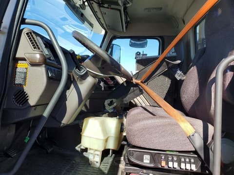 2017 Volvo VNL, VIN 4V4N39TG4HN988106. Zdjęcie 5 z 6 z aukcji Copart. Katalog aut z USA OpenDataCar.