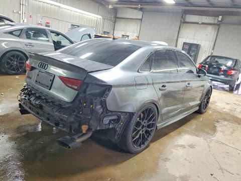 2019 Audi RS3, VIN WUABWGFF4KA905272. Фото 3 из 6 с аукциона Copart. Каталог авто из США OpenDataCar.