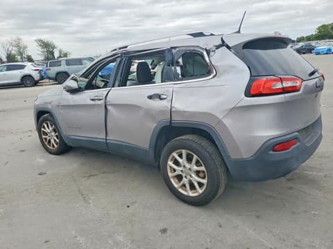 2018 Jeep Cherokee, VIN 1C4PJLCB3JD612004. Фото 2 з 6 з аукціону Copart. Каталог авто зі США OpenDataCar.