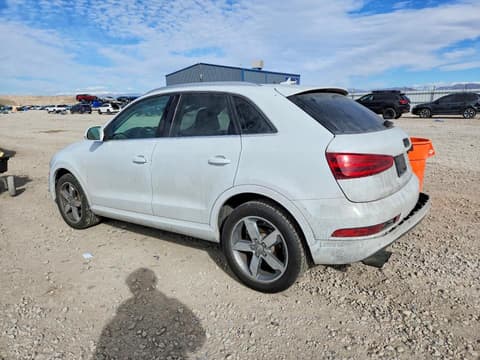 2015 Audi Q3, VIN WA1GFCFS6FR004897. Фото 2 з 6 з аукціону Copart. Каталог авто зі США OpenDataCar.