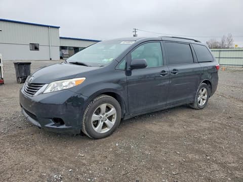 2017 Toyota Sienna, VIN 5TDKZ3DC3HS781562. Фото 1 з 6 з аукціону Copart. Каталог авто зі США OpenDataCar.