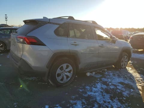 2021 Toyota RAV4, VIN 2T3G1RFV2MW157792. Фото 3 з 6 з аукціону Copart. Каталог авто зі США OpenDataCar.