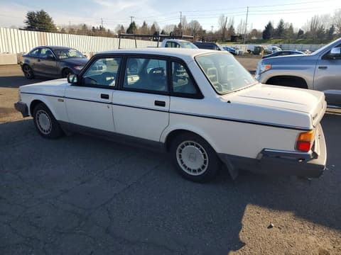 1993 Volvo 240, VIN YV1AS8808P1484192. Фото 2 из 6 с аукциона Copart. Каталог авто из США OpenDataCar.