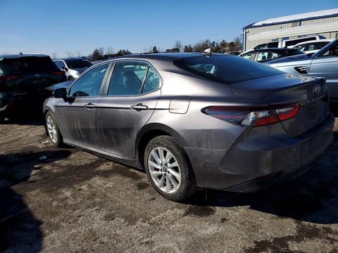 2021 Toyota Camry, VIN 4T1C11AK8MU446262. Фото 2 з 6 з аукціону Copart. Каталог авто зі США OpenDataCar.