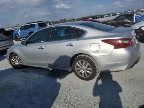 2018 Nissan Altima, VIN 1N4AL3APXJC117244. Фото 2 з 6 з аукціону Copart. Каталог авто зі США OpenDataCar.