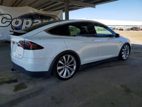 2016 Tesla Model X, VIN 5YJXCAE46GFS00304. Фото 3 з 6 з аукціону Copart. Каталог авто зі США OpenDataCar.