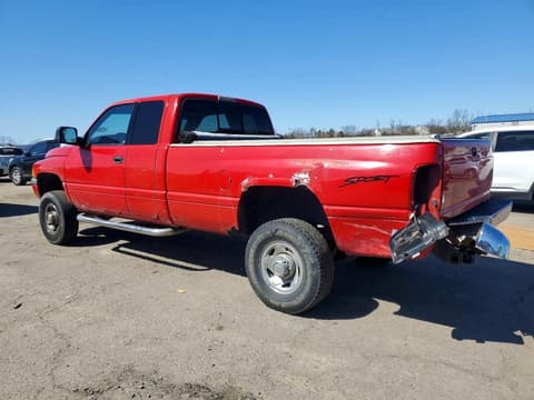 1998 Dodge Ram 2500, VIN 1B7KF23Z6WJ126783. Фото 2 з 6 з аукціону Copart. Каталог авто зі США OpenDataCar.