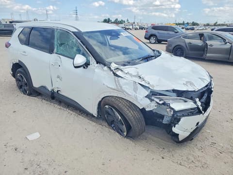 2025 Nissan Rogue, VIN 5N1BT3BA7SC763895. Фото 4 з 6 з аукціону Copart. Каталог авто зі США OpenDataCar.