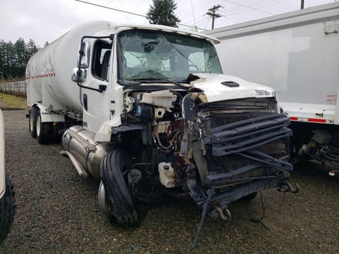 2017 Freightliner 114sd, VIN 1FVHG3DX6HHJA2570. Фото 1 из 6 с аукциона Copart. Каталог авто из США OpenDataCar.