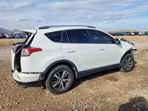 2018 Toyota RAV4, VIN JTMRFREV3JJ192833. Фото 3 з 6 з аукціону Copart. Каталог авто зі США OpenDataCar.