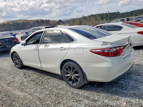 2015 Toyota Camry, VIN 4T1BF1FK1FU070755. Zdjęcie 2 z 6 z aukcji Copart. Katalog aut z USA OpenDataCar.