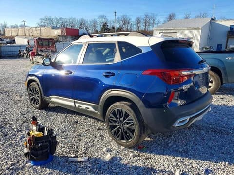 2023 Kia Seltos, VIN KNDEUCA26P7351038. Фото 2 з 6 з аукціону Copart. Каталог авто зі США OpenDataCar.