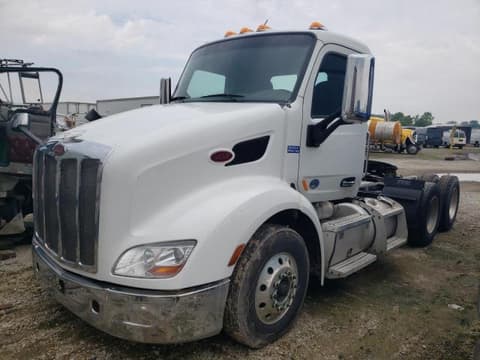 2016 Peterbilt 579, VIN 1XPBDP9XXGD332664. Photo 2 of 6 from Copart auction. OpenDataCar US salvage catalog.