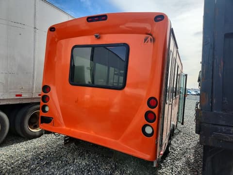 2017 Ford Econoline, VIN 1FDEE3FS2HDC55833. Zdjęcie 4 z 6 z aukcji Copart. Katalog aut z USA OpenDataCar.