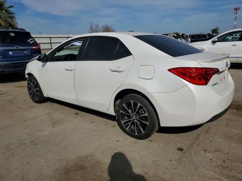 2018 Toyota Corolla, VIN 5YFBURHE3JP790810. Фото 2 з 6 з аукціону Copart. Каталог авто зі США OpenDataCar.