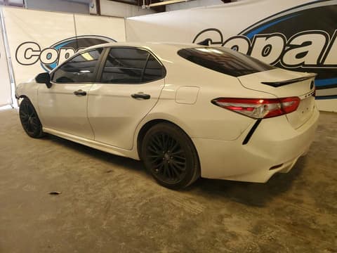 2020 Toyota Camry, VIN 4T1G11AK0LU302401. Фото 2 з 6 з аукціону Copart. Каталог авто зі США OpenDataCar.